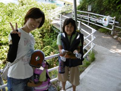 2022年6月26日宮津市海洋つり場で高橋さん親子が釣った35センチのアコウの写真