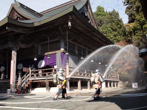 成相寺40 年ぶり消防訓練