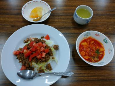 タコライス、ミネストローネ、フルーツかｎ