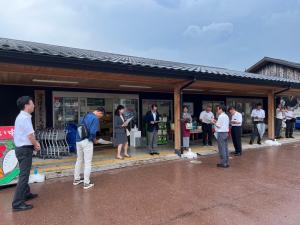 施設見学の様子