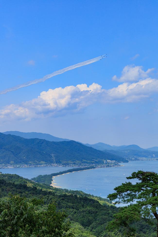 天橋立にブルー舞う