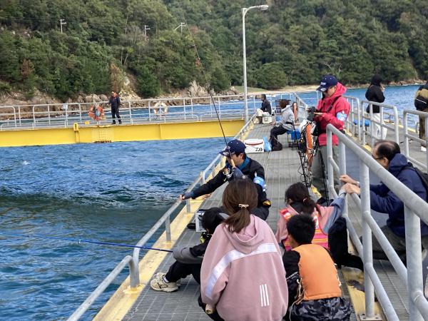 10月20日の子ども海つり体験会現地で子ども釣り講習会