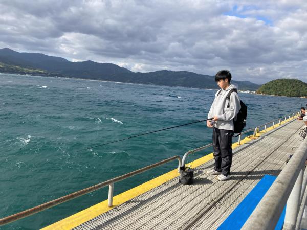 10月20日の子ども海つり体験会の日、釣り楽しんでます