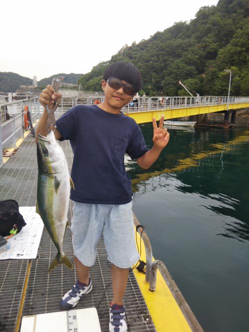 R7.6.08釣果　宇治市の今井さん　メジロ（ブリ）70センチ