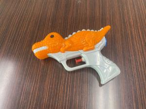 R7西宮津プール忘れ物　玩具(恐竜水鉄砲)
