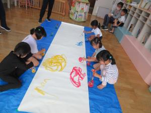 絵の具遊び